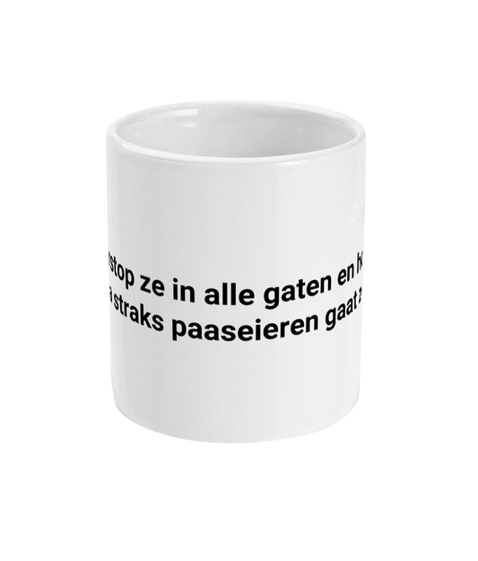 Ik verstop ze in alle gaten en hoeken als opa straks paaseieren gaat zoeken.